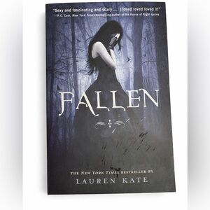 📚Bundle & Save 2/$15 Paperback - Fallen by Lauren Kate Book 1 YA Fantasy Romance